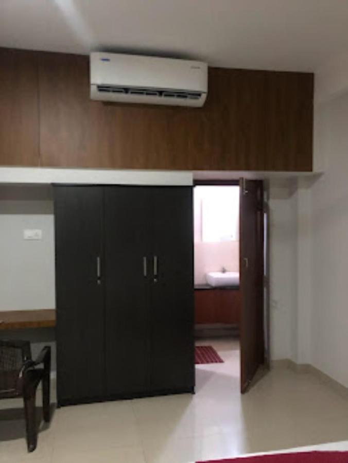 Redbell Suites Residency Kondotty Екстер'єр фото