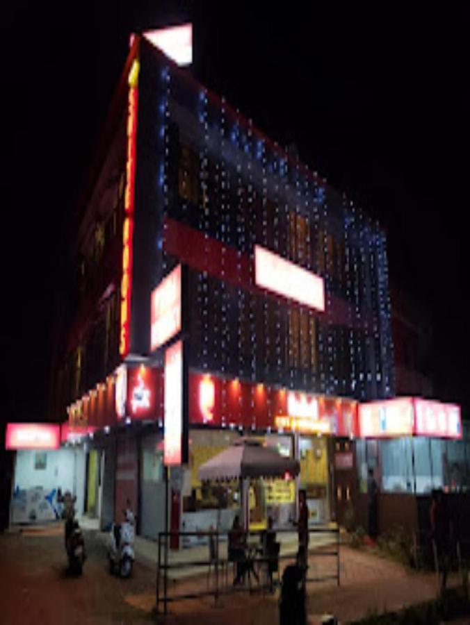 Redbell Suites Residency Kondotty Екстер'єр фото